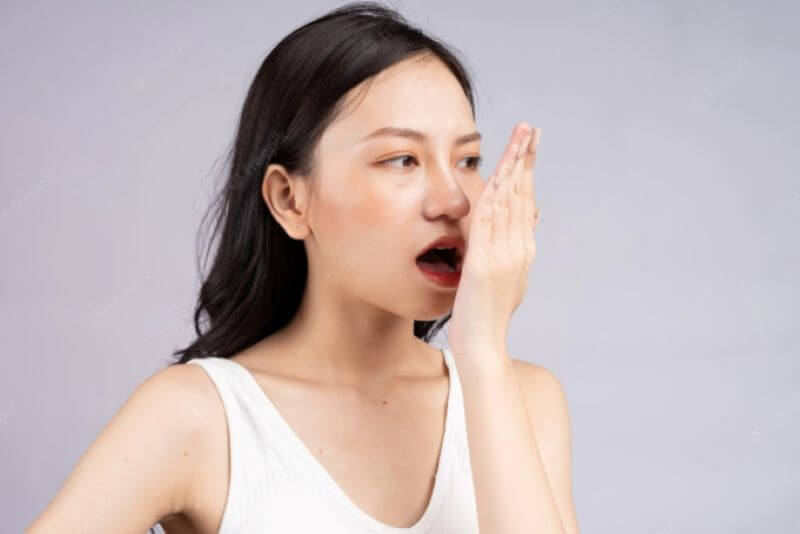 Mùi hôi miệng tiết ra tại răng bị viêm