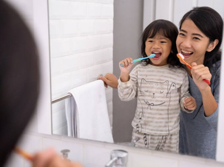 Đánh răng mỗi ngày giúp răng chắc khỏe hơn