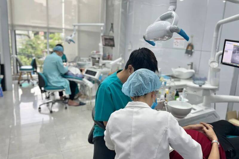Tâm Đức 4U Dental sử dụng răng sứ cao cấp