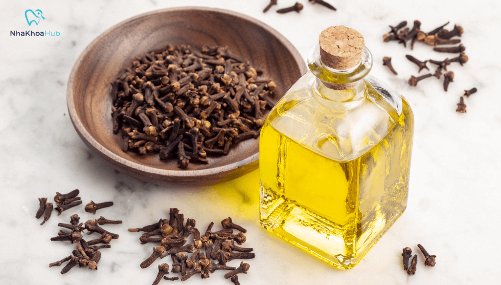 Tinh dầu đinh hương giúp giảm sưng và đau nhức hiệu quả