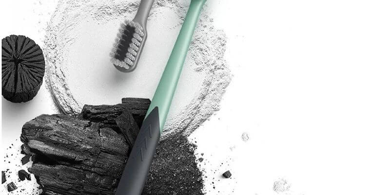 Cấu trúc phân tử xốp giúp hấp thụ chất bẩn, loại bỏ độc tố trong khoang miệng